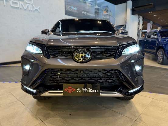 TOYOTA-HILUX SW4-2.8 D-4D TURBO DIESEL DIAMOND 7L 4X4 AUTOMÁTICO TOYOTA-HILUX SW4-2026