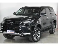 TOYOTA HILUX SW4 2.8 D-4D TURBO DIESEL SRX 4X4 AUTOMÁTICO TOYOTA HILUX SW4 2.8 D-4D TURBO DIESEL SRX 4X4 AUTOMÁTICO