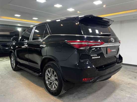 TOYOTA-HILUX SW4-2020