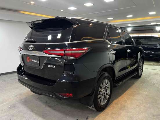 TOYOTA-HILUX SW4-2020