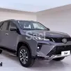 TOYOTA HILUX SW4 2.8 D-4D TURBO DIESEL SRX PLATINUM 7L 4X4 AUTOMÁTICO TOYOTA HILUX SW4 2.8 D-4D TURBO DIESEL SRX PLATINUM 7L 4X4 AUTOMÁTICO