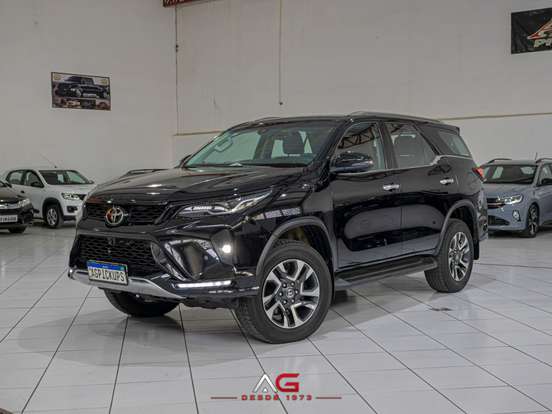 TOYOTA-HILUX SW4-2.8 D-4D TURBO DIESEL SRX PLATINUM 7L 4X4 AUTOMÁTICO TOYOTA-HILUX SW4-2024