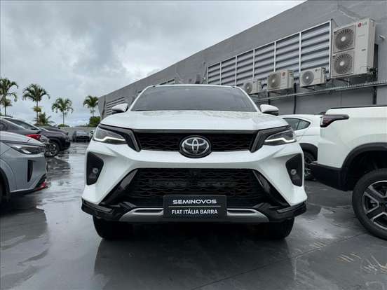 TOYOTA-HILUX SW4-2025