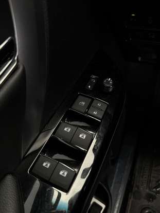 TOYOTA-HILUX SW4-2025