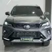 TOYOTA HILUX SW4 2.8 D-4D TURBO DIESEL SRX PLATINUM 7L 4X4 AUTOMÁTICO TOYOTA HILUX SW4 2.8 D-4D TURBO DIESEL SRX PLATINUM 7L 4X4 AUTOMÁTICO