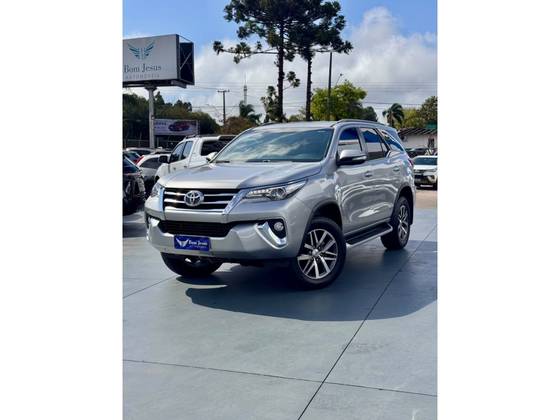 TOYOTA HILUX SW4 2.8 SRX 4X4 16V TURBO INTERCOOLER DIESEL 4P AUTOMÁTICO