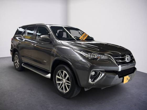 TOYOTA HILUX SW4 2.8 SRX 4X4 16V TURBO INTERCOOLER DIESEL 4P AUTOMÁTICO