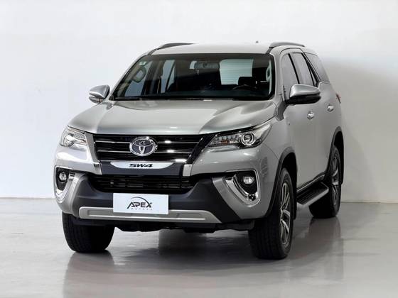 TOYOTA HILUX SW4 2.8 SRX 4X4 16V TURBO INTERCOOLER DIESEL 4P AUTOMÁTICO