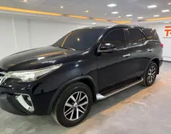 TOYOTA HILUX SW4 2.8 SRX 4X4 7 LUGARES 16V TURBO INTERCOOLER DIESEL 4P AUTOMÁTICO TOYOTA HILUX SW4 2.8 SRX 4X4 7 LUGARES 16V TURBO INTERCOOLER DIESEL 4P AUTOMÁTICO