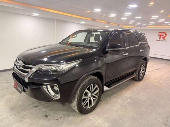 TOYOTA-HILUX SW4-2019