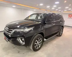 TOYOTA HILUX SW4 2.8 SRX 4X4 7 LUGARES 16V TURBO INTERCOOLER DIESEL 4P AUTOMÁTICO TOYOTA HILUX SW4 2.8 SRX 4X4 7 LUGARES 16V TURBO INTERCOOLER DIESEL 4P AUTOMÁTICO