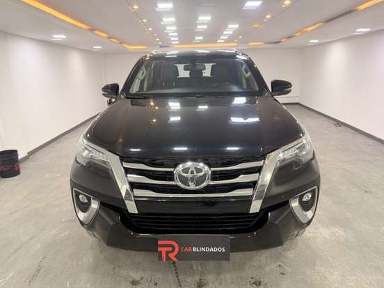TOYOTA-HILUX SW4-2019