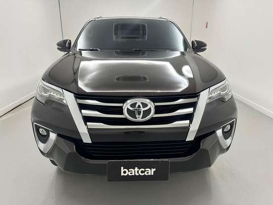 TOYOTA-HILUX SW4-2020