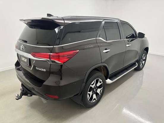 TOYOTA-HILUX SW4-2020