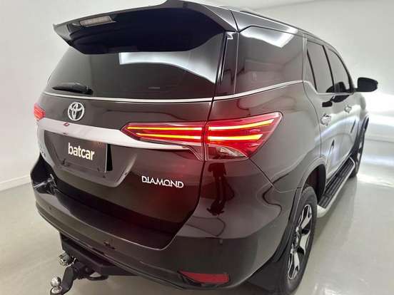 TOYOTA-HILUX SW4-2020