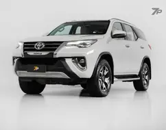 TOYOTA HILUX SW4 2.8 SRX DIAMOND 4X4 7 LUGARES 16V TURBO INTERCOOLER DIESEL 4P AUTOMÁTICO TOYOTA HILUX SW4 2.8 SRX DIAMOND 4X4 7 LUGARES 16V TURBO INTERCOOLER DIESEL 4P AUTOMÁTICO