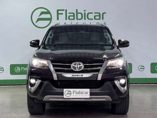 TOYOTA-HILUX SW4-2018