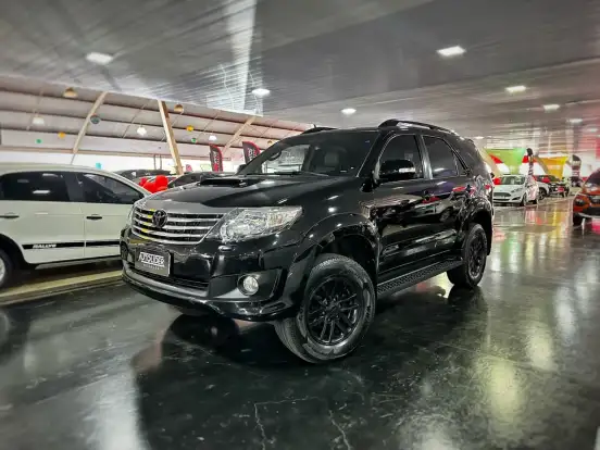 TOYOTA-HILUX SW4-2014