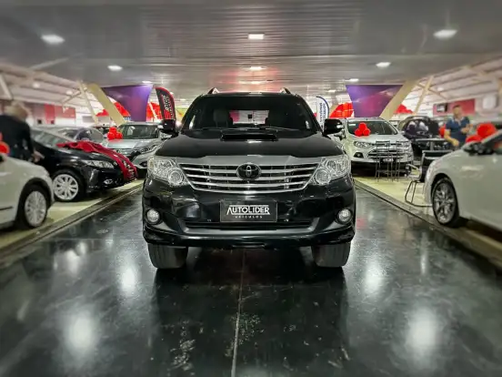 TOYOTA-HILUX SW4-3.0 SRV 4X4 7 LUGARES 16V TURBO INTERCOOLER DIESEL 4P AUTOMÁTICO TOYOTA-HILUX SW4-2014