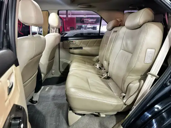 TOYOTA-HILUX SW4-2014