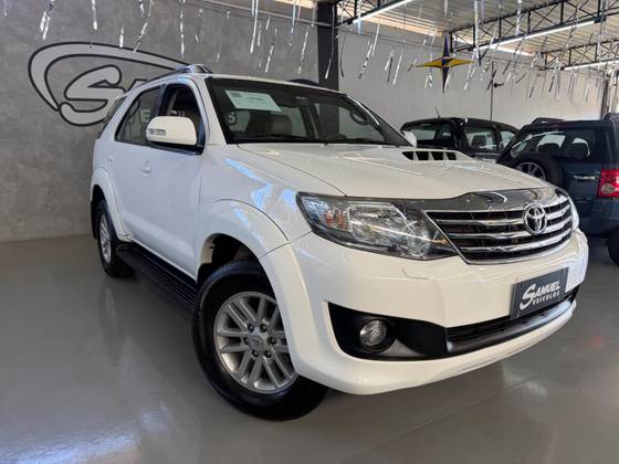 TOYOTA HILUX SW4 3.0 SRV 4X4 16V TURBO INTERCOOLER DIESEL 4P AUTOMÁTICO