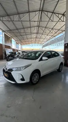 TOYOTA-YARIS-2022