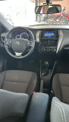 TOYOTA-YARIS-2022