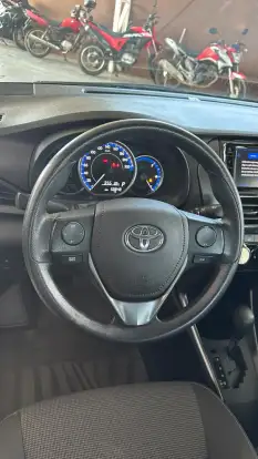 TOYOTA-YARIS-2022