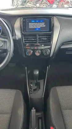 TOYOTA-YARIS-2022