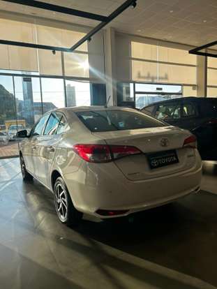 TOYOTA-YARIS-2024