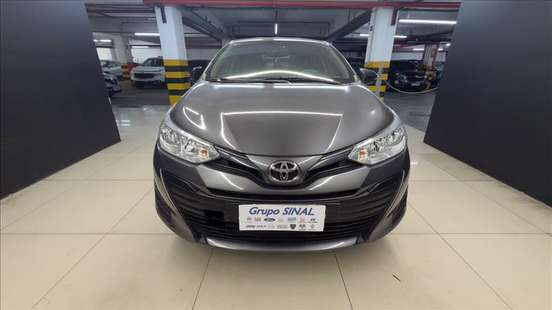 TOYOTA-YARIS-2021