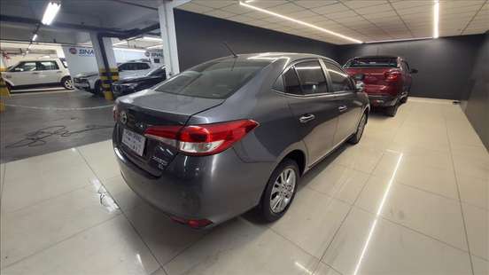 TOYOTA-YARIS-2021