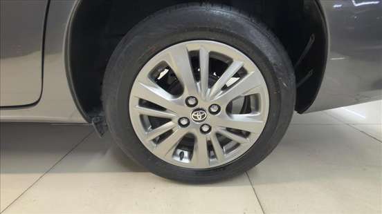 TOYOTA-YARIS-2021