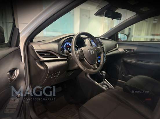 TOYOTA-YARIS-2023