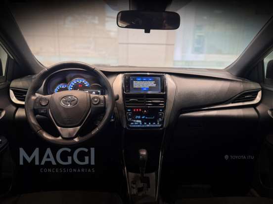 TOYOTA-YARIS-2023