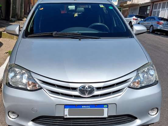 TOYOTA-ETIOS-1.3 X 16V FLEX 4P MANUAL TOYOTA-ETIOS-2014