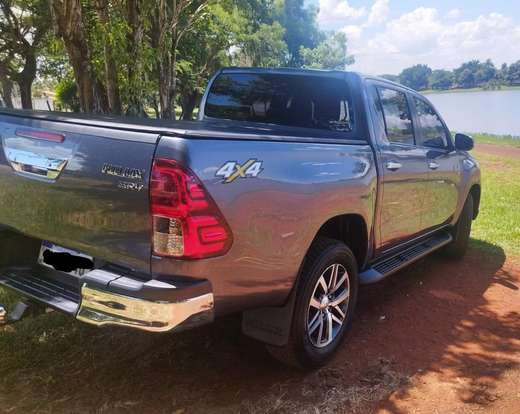 TOYOTA-HILUX-2019