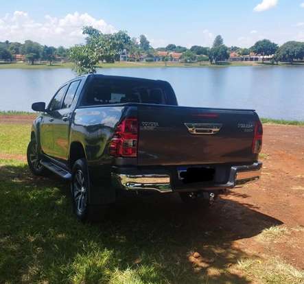 TOYOTA-HILUX-2019