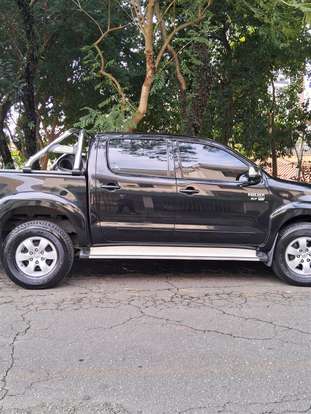 TOYOTA-HILUX-2013