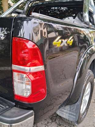 TOYOTA-HILUX-2013