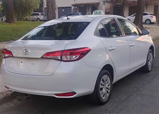 TOYOTA-YARIS-2023