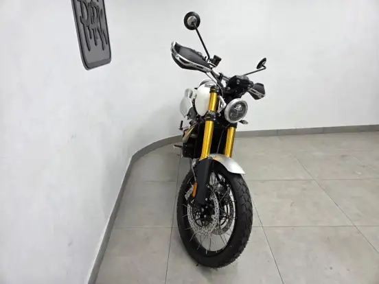 TRIUMPH-BONNEVILLE SCRAMBLER 1200 XE-2026