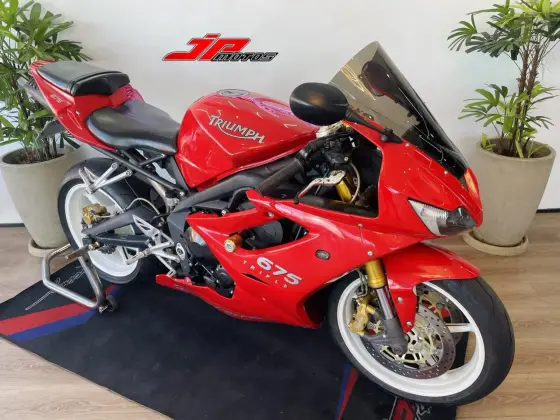 TRIUMPH DAYTONA 675 