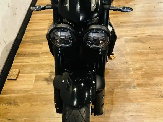 TRIUMPH-ROCKET III STORM R TRIUMPH-ROCKET III STORM R-2025