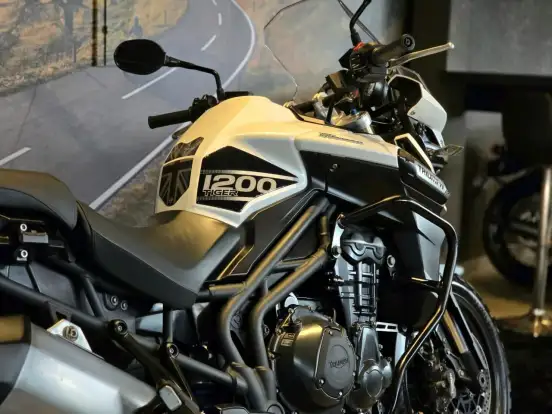 TRIUMPH-TIGER EXPLORER ABS-2015