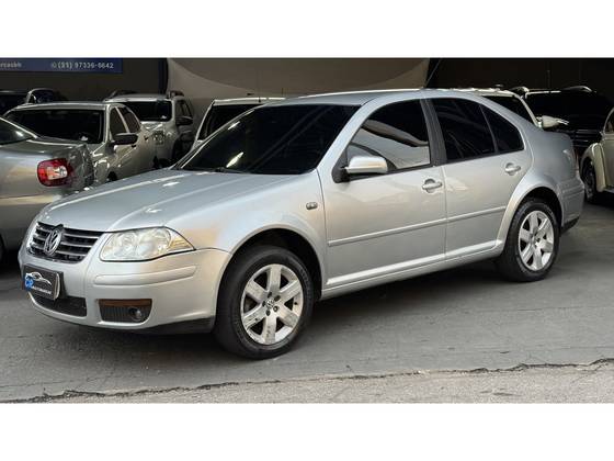 VOLKSWAGEN BORA 2.0 MI 8V GASOLINA 4P MANUAL