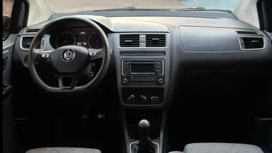 VOLKSWAGEN-FOX-2016