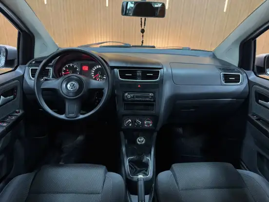 VOLKSWAGEN-FOX-2011