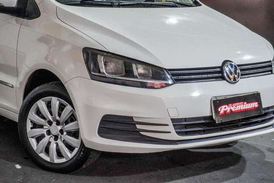 VOLKSWAGEN-FOX-2015