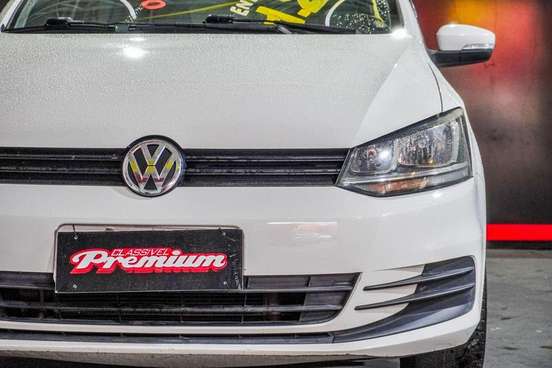 VOLKSWAGEN-FOX-2015